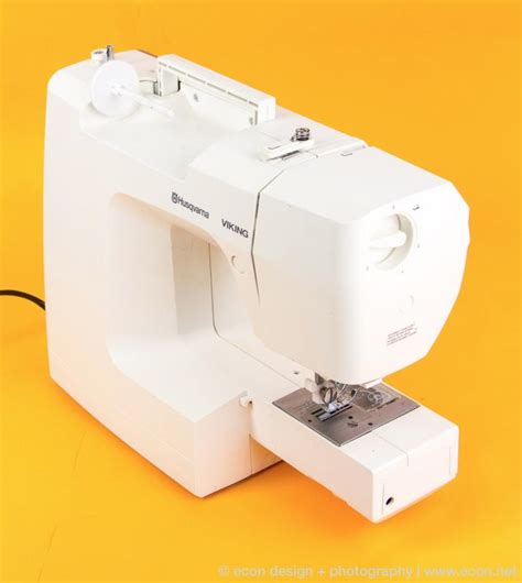 HUSQVARNA VIKING EMERALD 118 ELECTRONIC SEWING MACHINE +PEDAL & CASE ...