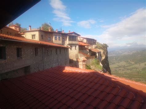 Meteora Hiking - RentAway