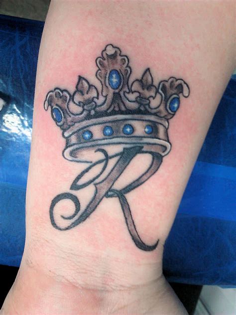 king crown designs | Photo Gallery of the Majestic Crown Tattoo Designs ...