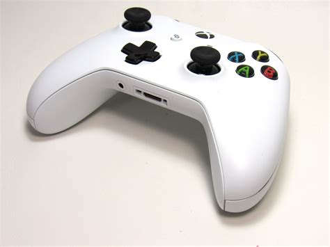 White Xbox One Controller Review - Xbox One S Controller Review