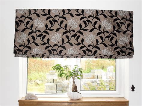 Coach House Crafting on a budget: Easy to make Roman Blinds