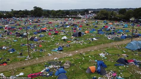 A sea of tents at Reading Festival... destined for landfill | Daily ...