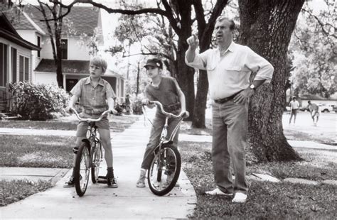 Macaulay Culkin and Anna Chlumsky ride bikes, Howard Zieff directs