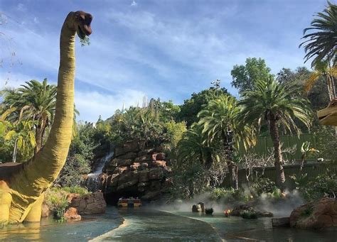 Jurassic Park Ride at Universal Studios Theme Park Walt Disney World ...