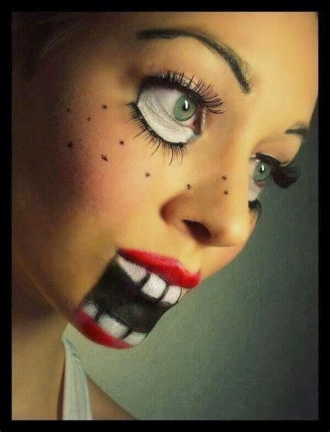 Hauntingly Beautiful Halloween Makeup Concepts