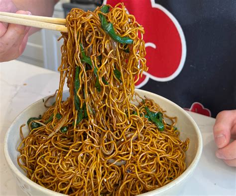 Cantonese Soy Sauce Chow Mein (豉油皇炒麵) - Kwokspots