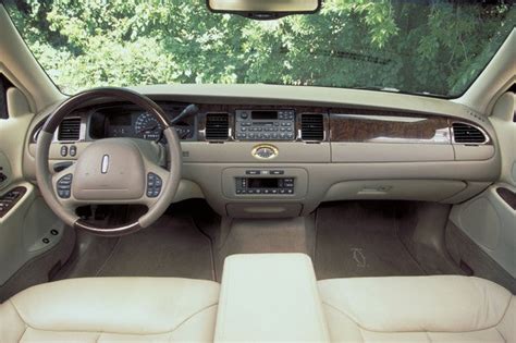 a072umys: 1988 Lincoln Town Car Interior