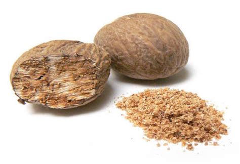 Health Benefits of Nutmeg Powder - Properties & Uses