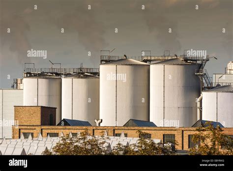 Air Pollution at a Chemical Plant Stock Photo - Alamy