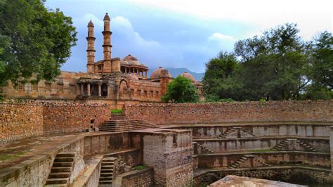 Amazing Road Trips to Explore The Fort in Gujarat - 17 Forts to Visit ...