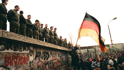 32 Years of German Reunification, Old Fears Revive | theTrumpet.com