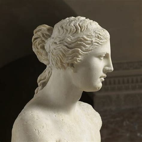 Louvre Sculpture Venus De Milo