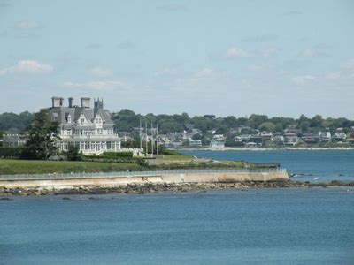 Newport Cliff Walk - Explore the breathtaking views on this world ...