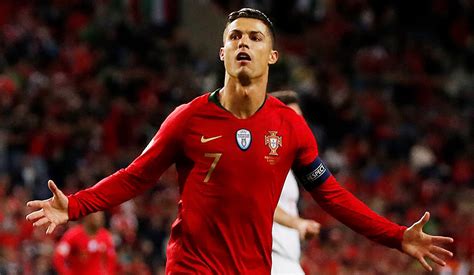 Cristiano Ronaldo pemain bola sepak pertama jadi bilionair - Rancak TV