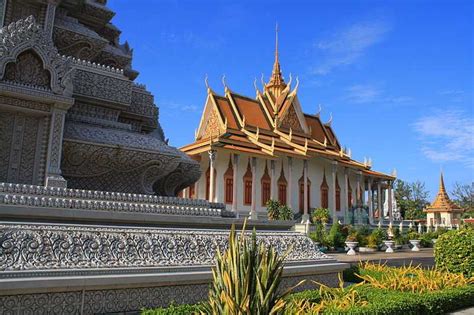 7 Temples in Phnom Penh