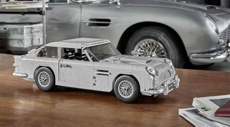 LEGO James Bond Aston Martin DB5 Is Loaded With Gadgets Like It Should ...