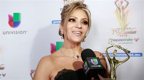 ¡Daniela Castro hizo tremendo drama! | Premios TV y Novelas | Univision