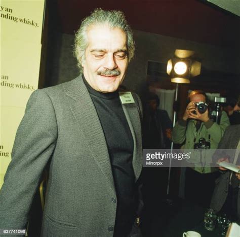 Omar Sharif Bridge Photos and Premium High Res Pictures - Getty Images