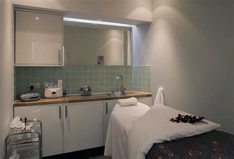 Pure Spa Silverburn – LEE BOYD