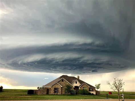 April 27, 2019 Amarillo Texas This IS NOT photoshopped. : r/weather