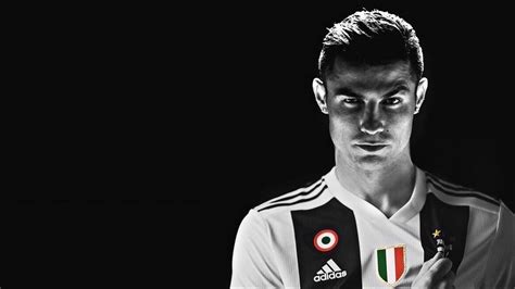 Cristiano Ronaldo Black Wallpaper