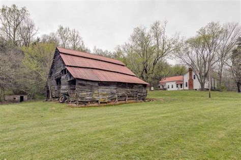 1894 in Linden, TN - Old House Dreams