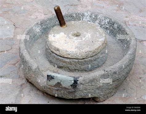 Quern stone for sale - nepaljawer