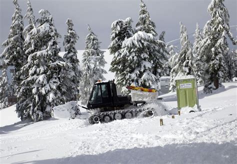 The Oregonian's special skiing issue - oregonlive.com