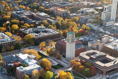 University of Michigan в Ann Arbor, Университет Мичигана в Энн-Арбор ...