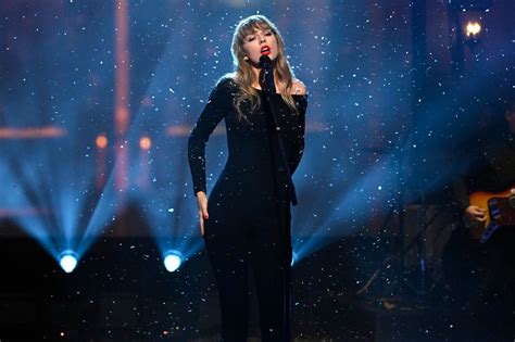 Taylor Swift Performs Reimagined 'All Too Well' on 'SNL': Watch | Us Weekly