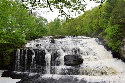 Poconos Waterfalls | Locations, Trails & Attractions