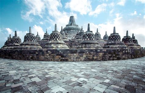 Yogyakarta (Jogja) is an extremely unique city on the island of Java ...