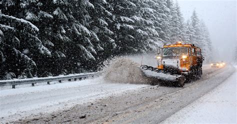 Oregon mountain passes to get another foot of snow, as snowpack surges