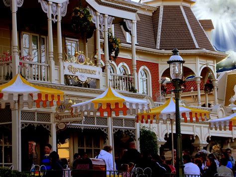 The Walt Disney World Picture of the Day: The Plaza Restaurant Overall