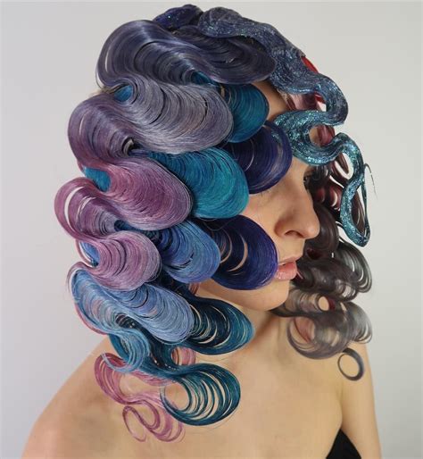 These Finger Waves Are Giving Us Total Mermaid Vibes