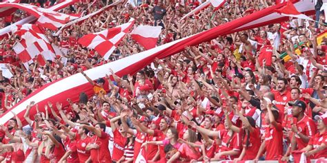 Atacante campeão do Mundial fica sem contrato e torcida do Inter se empolga