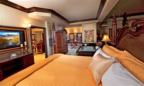 Peppermill Tower Suites & Rooms | Peppermill Reno Resort Hotel