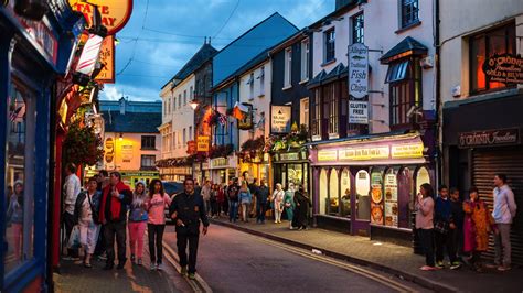 Where To Stay in Killarney: Best Areas and Accommodations