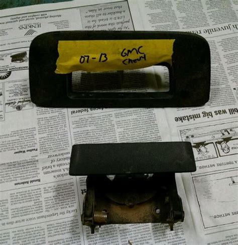 Buy OEM 2007-2013 Chevrolet/GMC Tailgate Handle With Trim Sierra ...