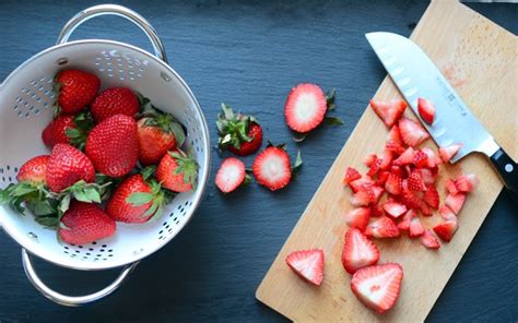 Pixel Whisk: Strawberry-Chocolate Dessert Dumplings