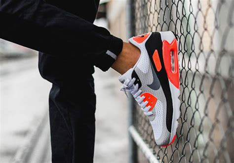 Nike Air Max 90 Ultra "Infrared" - SneakerNews.com