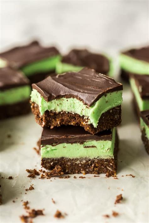 No Bake Mint Chocolate Bars [VIDEO] - The Recipe Rebel