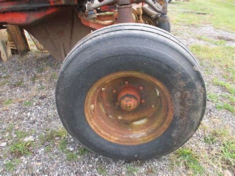 Older Case tractor, for parts or repair, as is - Albrecht Auction Service