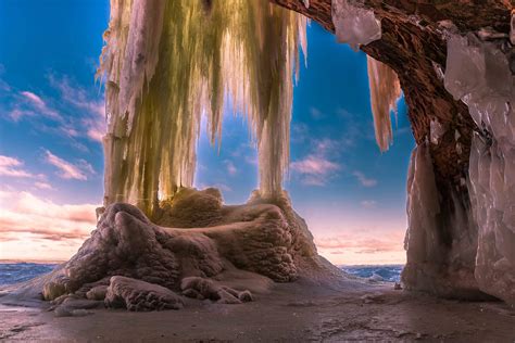 Apostle Islands Sea Caves - Lake Superior Circle Tour