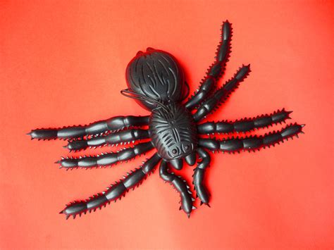 Image of Scary black Halloween toy spider | CreepyHalloweenImages