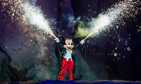 Cast Rehearsals Officially Begin for Fantasmic at Disney’s Hollywood ...