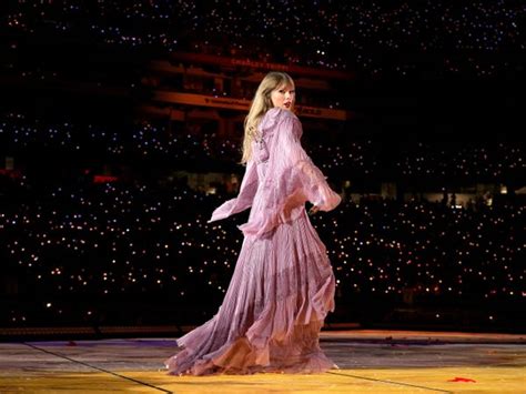 Photos: Taylor Swift's Best Looks From Opening Night of the Eras Tour