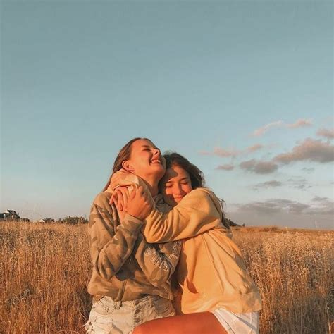 beautiful Best Friends | Best friend hug, Hug pictures, Hug photos