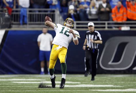 Miracle! Aaron Rodgers throws 61-yard Hail Mary to beat Lions after ...