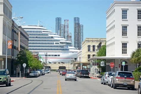 22 IDEAL Hotels Near Galveston Cruise Port With Shuttle